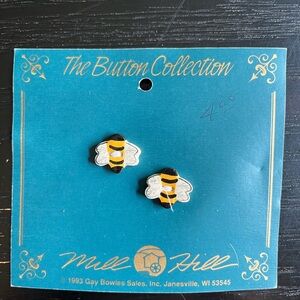 Mill Hill Bee Buttons